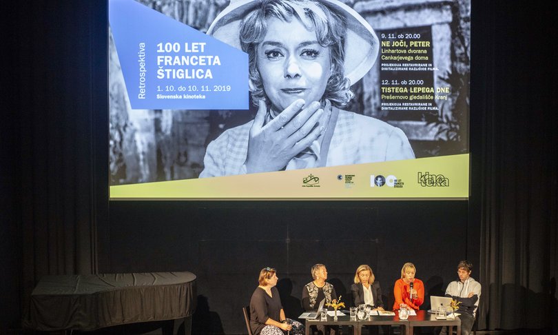 Ana Šturm (PR Slovenske kinoteke), mag. Tatjana Rezec Stibilj (vodja Slovenskega filmskega arhiva pri Arhivu RS), Nataša Bučar (direktorica SFC), Varja Močnik (programska sodelavka Slovenske kinoteke) in Darko Sinko (podpredsednik DSR) - Foto: Asiana Jurc