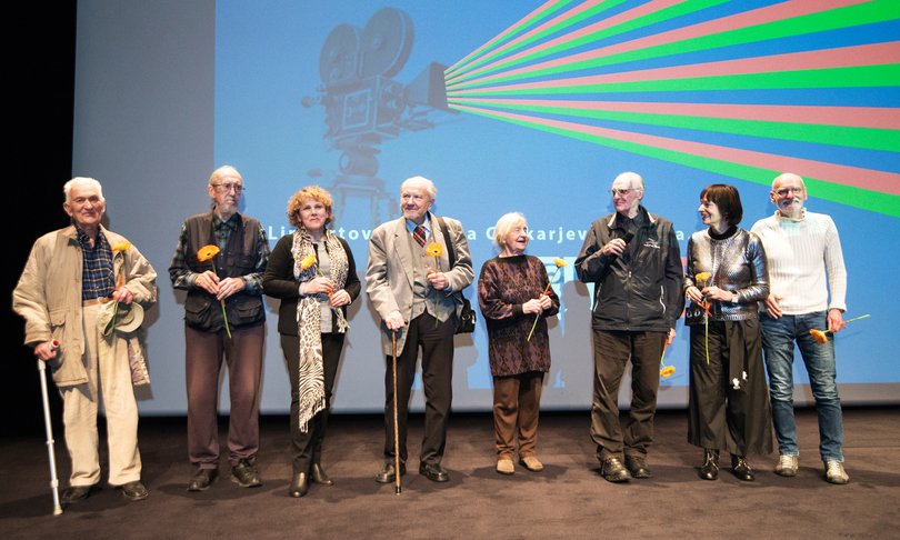 Od leve proti desni: Ivan Marinček (direktor fotografije), Matjaž Turk, Stannia Boninsegna, Andrej Kurent, Darinka Peršin (montažerka), Radko Polič, Manca Košir, Sandi Pavlin. Foto: Katja Goljat