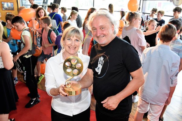 Gajin svet - podelitev 3. zlate role - soscenaristka Špela Levičnik Oblak in režiser Peter Bratuša - Foto: Kolosej