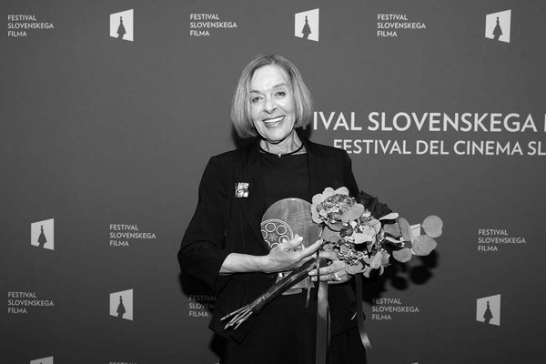 Milena Zupančič z Badjurovo nagrado - Foto: Katja Goljat in Matjaž Rušt
