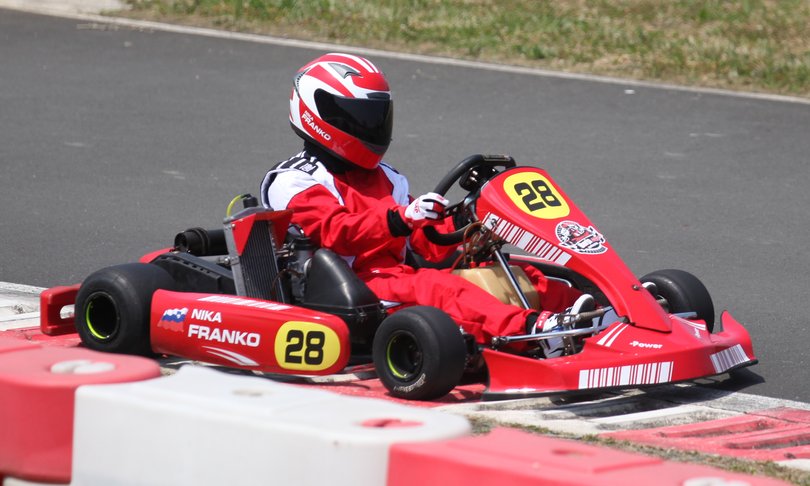 NIKA_FILM_-_snemanje_karting_2.jpg