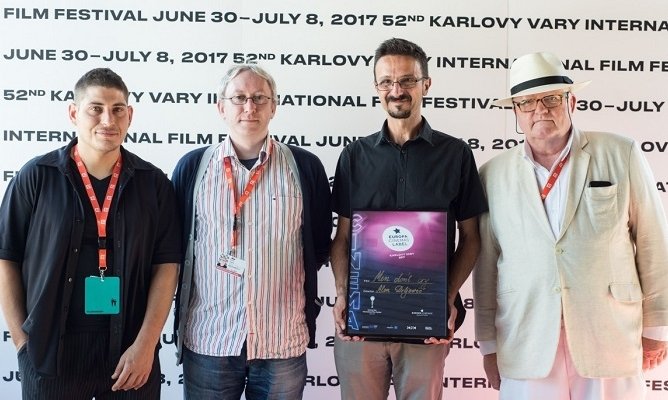 Podelitev nagrade Europa Cinemas Lable Alenu Drljeviću in ekipi filma Moški ne jočejo