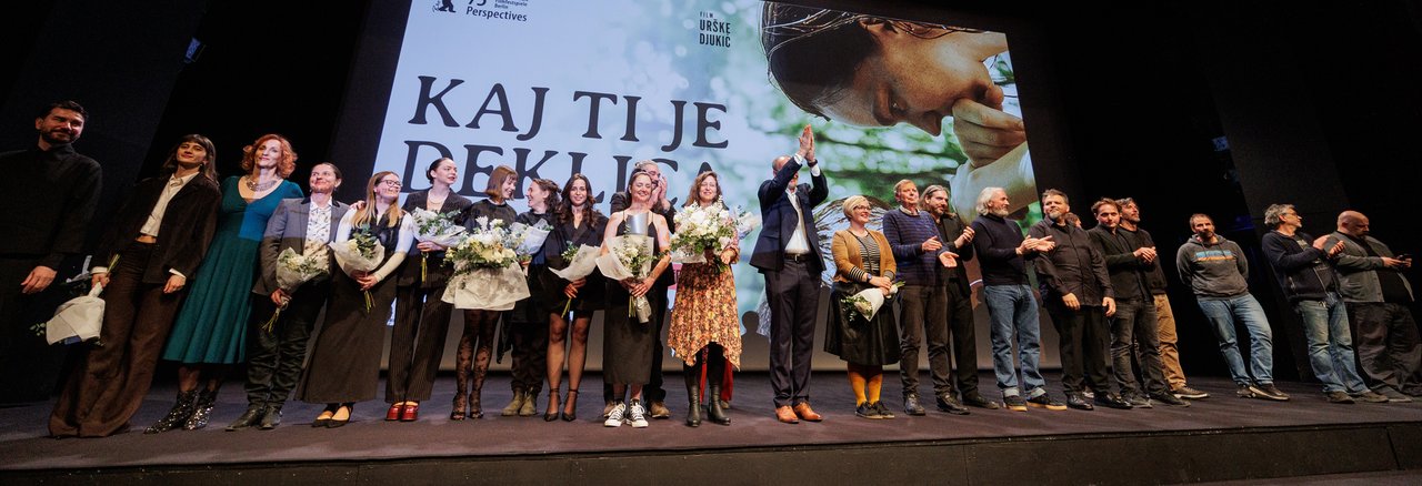 Poklon ustvarjalcev - Foto: Matjaž Rušt