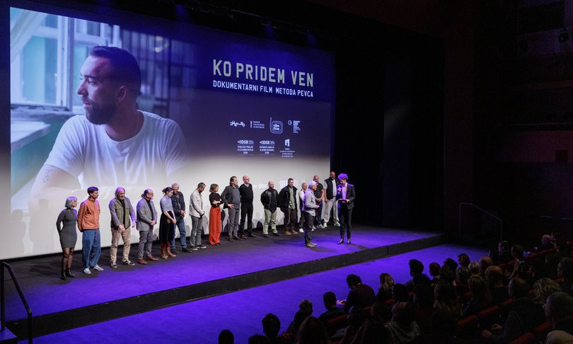Poklon ustvarjalcev - Foto: Matjaž Rušt