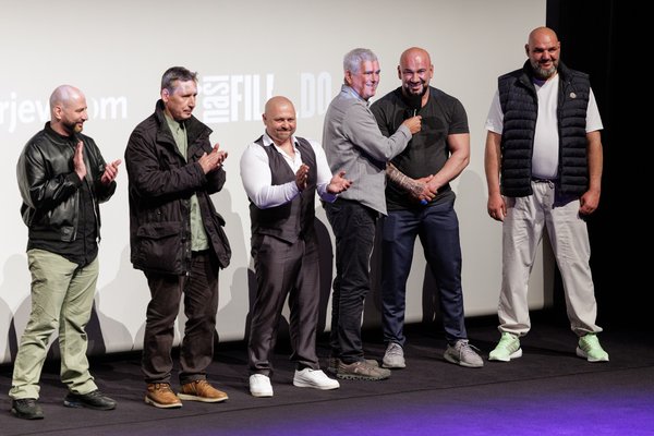 Protagonisti z režiserjem - Foto: Matjaž Rušt