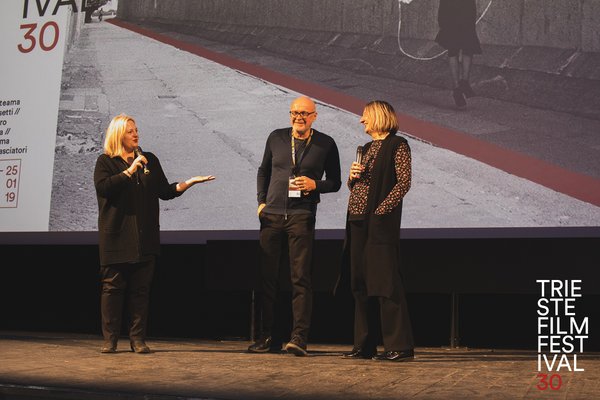 Predstavitev filma Izbrisana in 30 let slovenskih filmov na festivalu, od leve proti desni Nicoletta Romeo, Miha Mazzini, Nerina T.Kocjančič